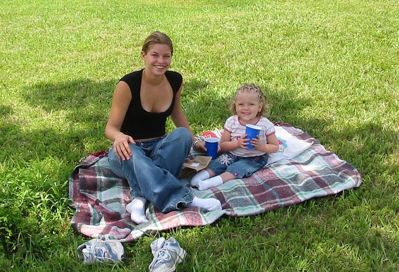 6-07.JPG - Kika with big sister Cheri.